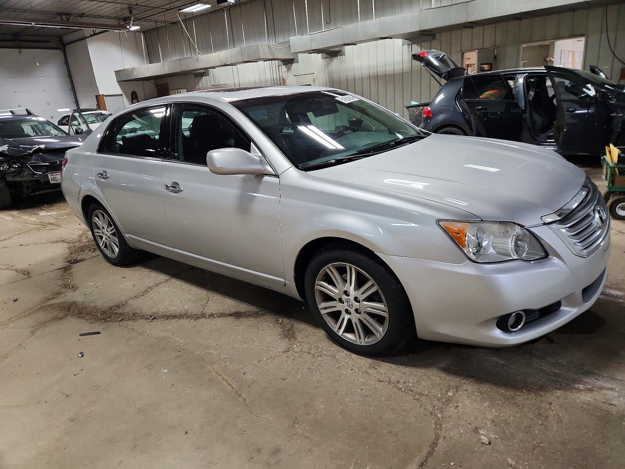 2009 TOYOTA Avalon