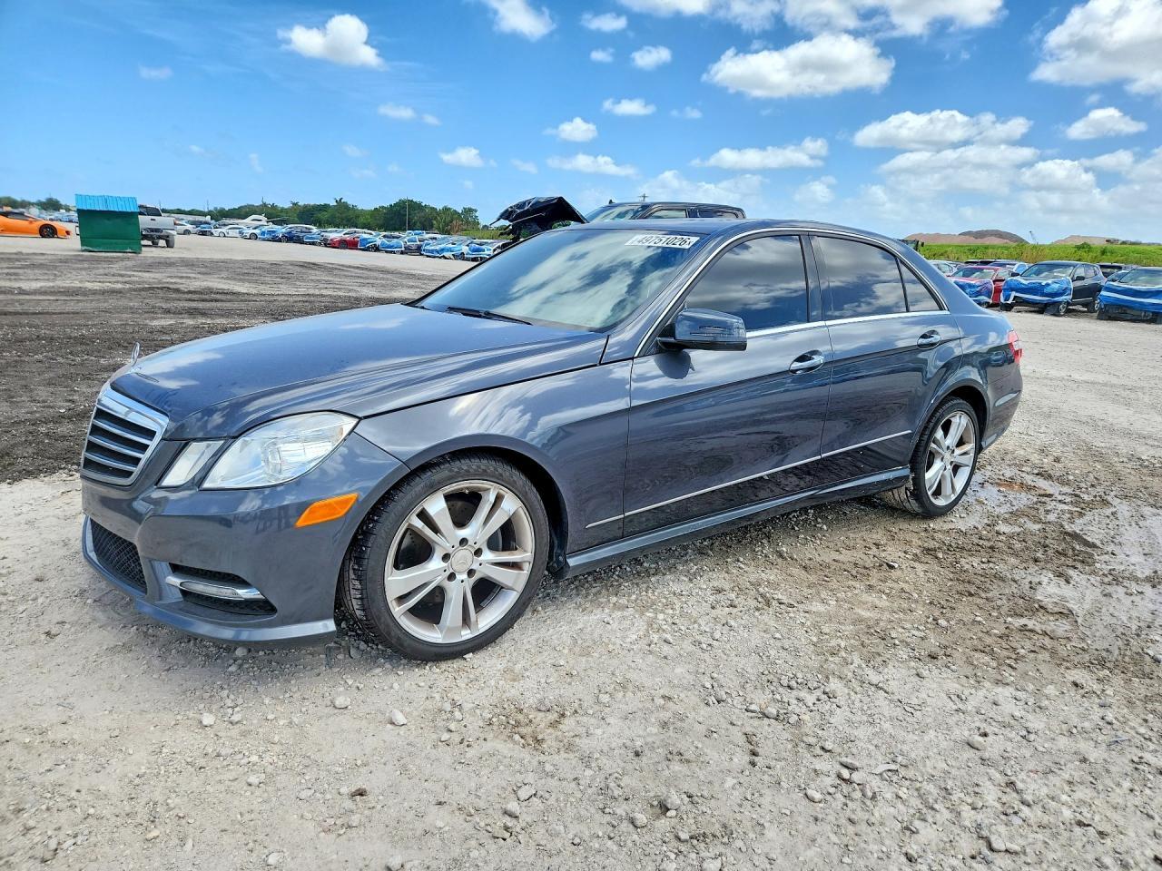 2013 MERCEDES-BENZ E-Class