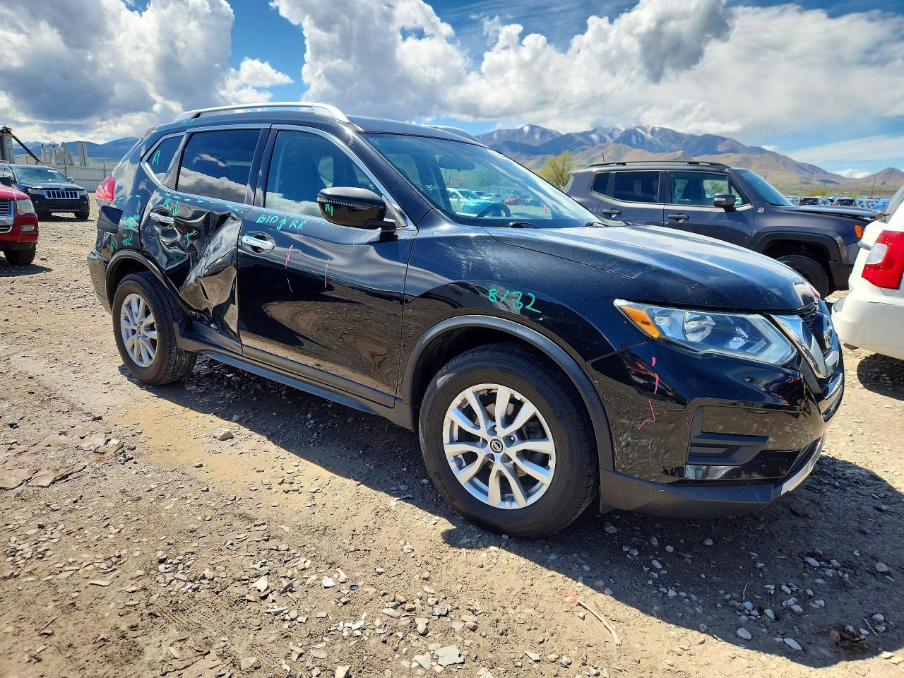 2017 NISSAN ROGUE