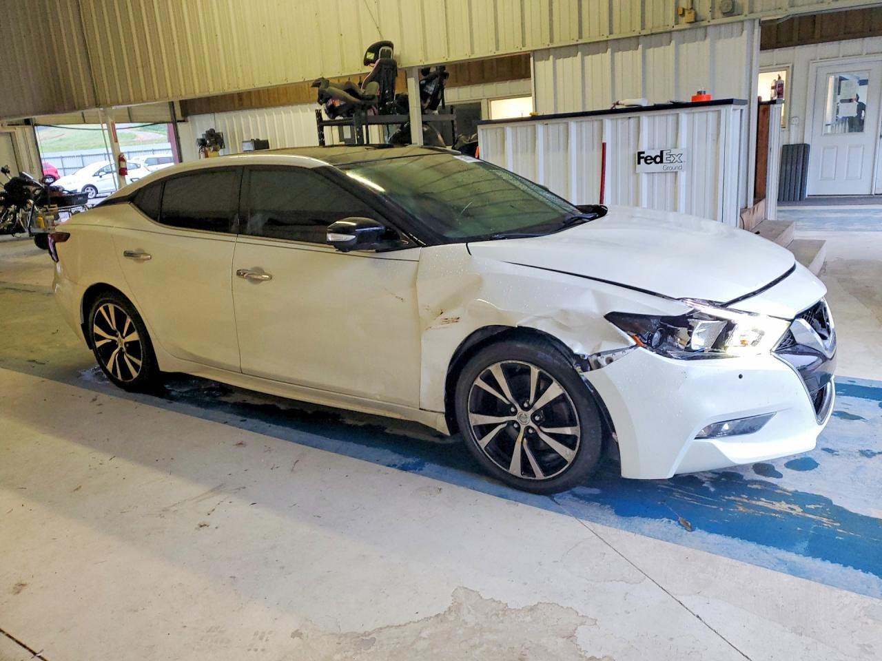 2017 NISSAN Maxima