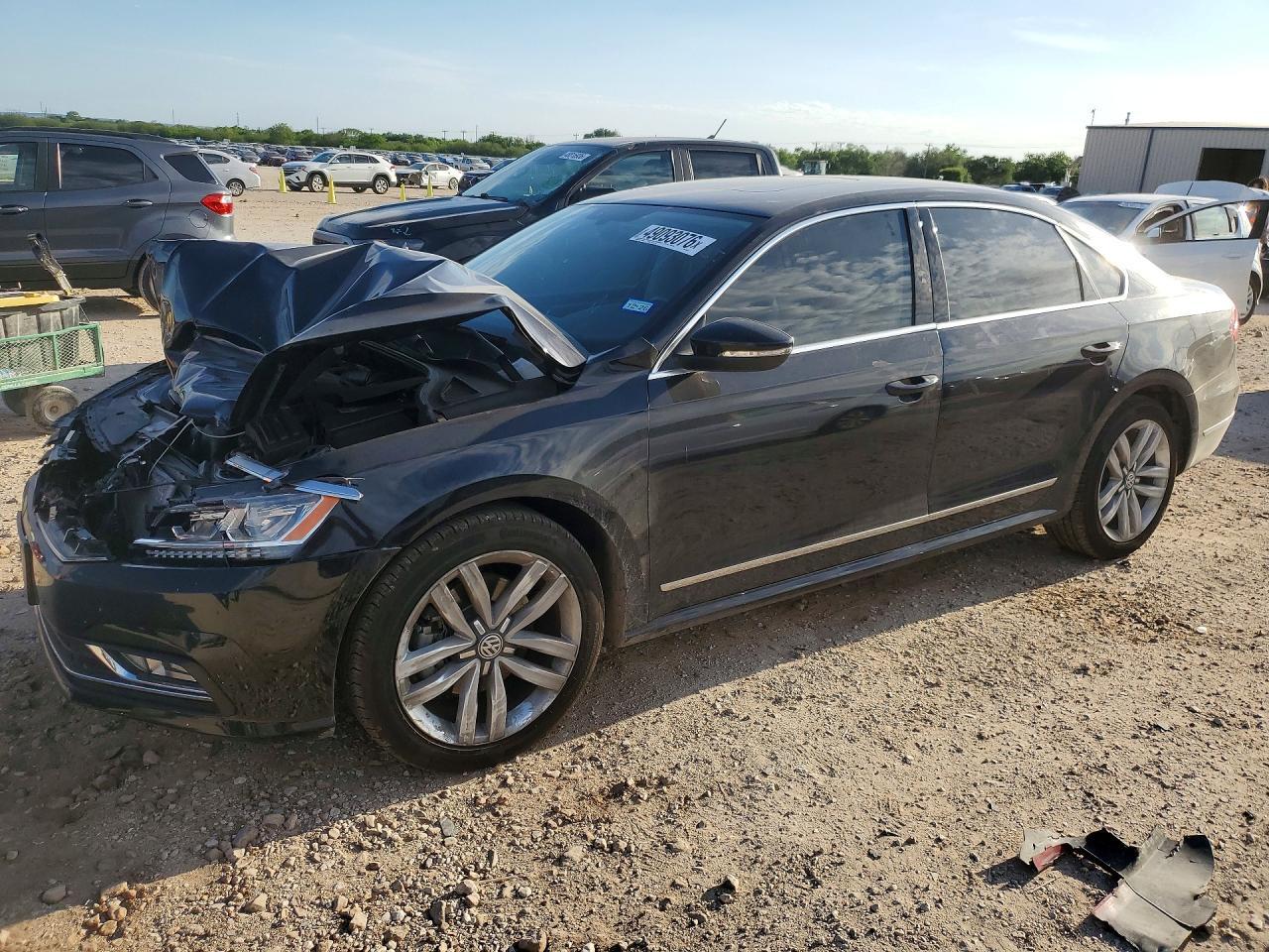 2017 VOLKSWAGEN Passat