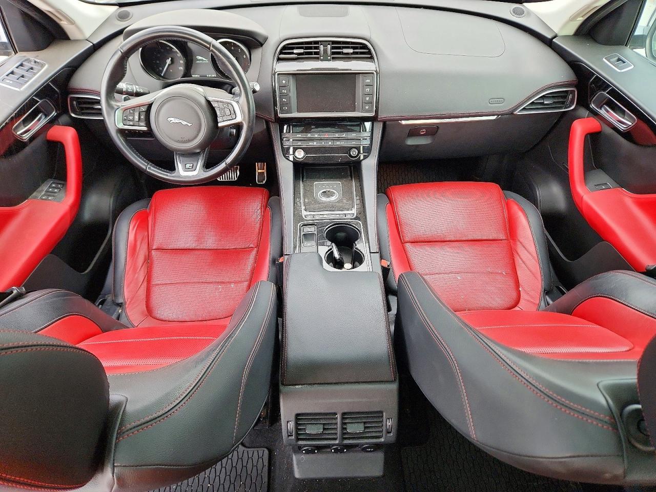 2017 JAGUAR F-Pace