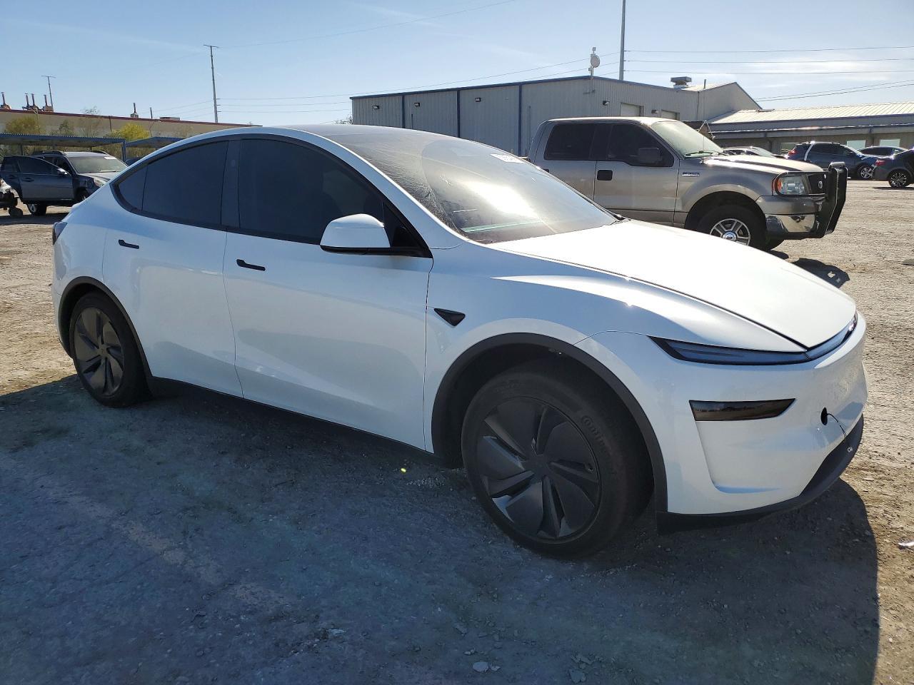 2026 TESLA MODEL Y