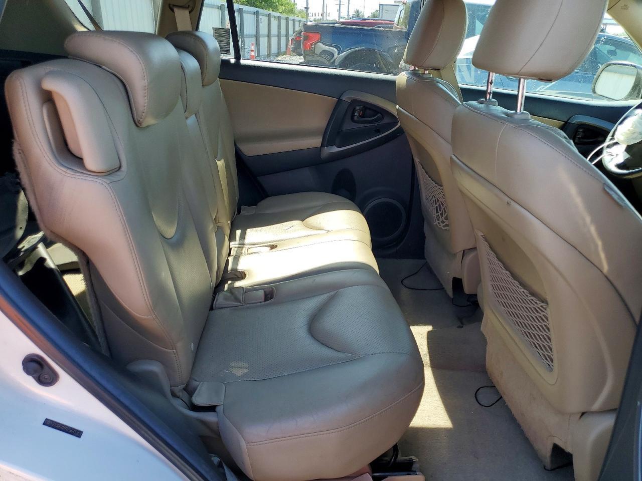 2011 TOYOTA RAV4