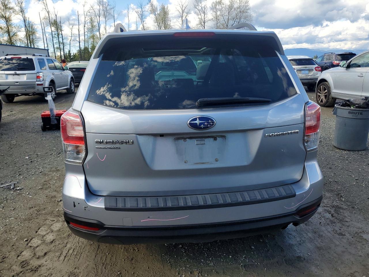 2018 SUBARU FORESTER