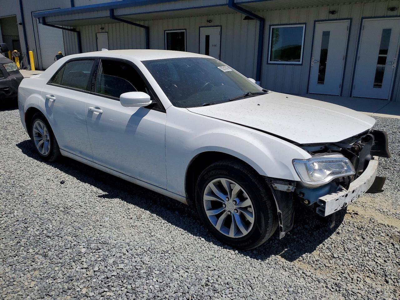 2016 CHRYSLER 300