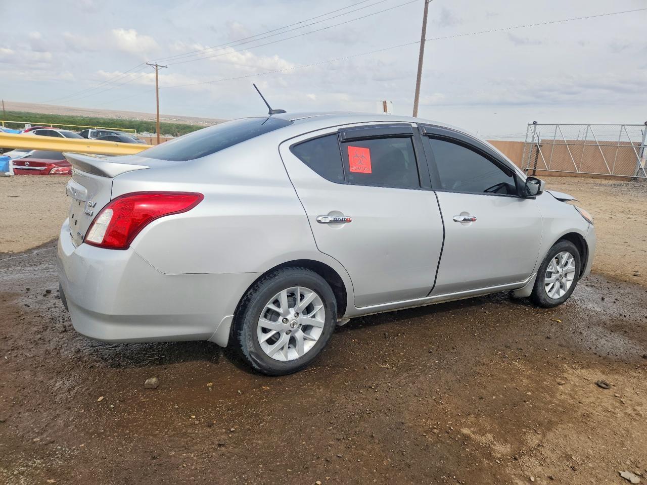 2017 NISSAN VERSA