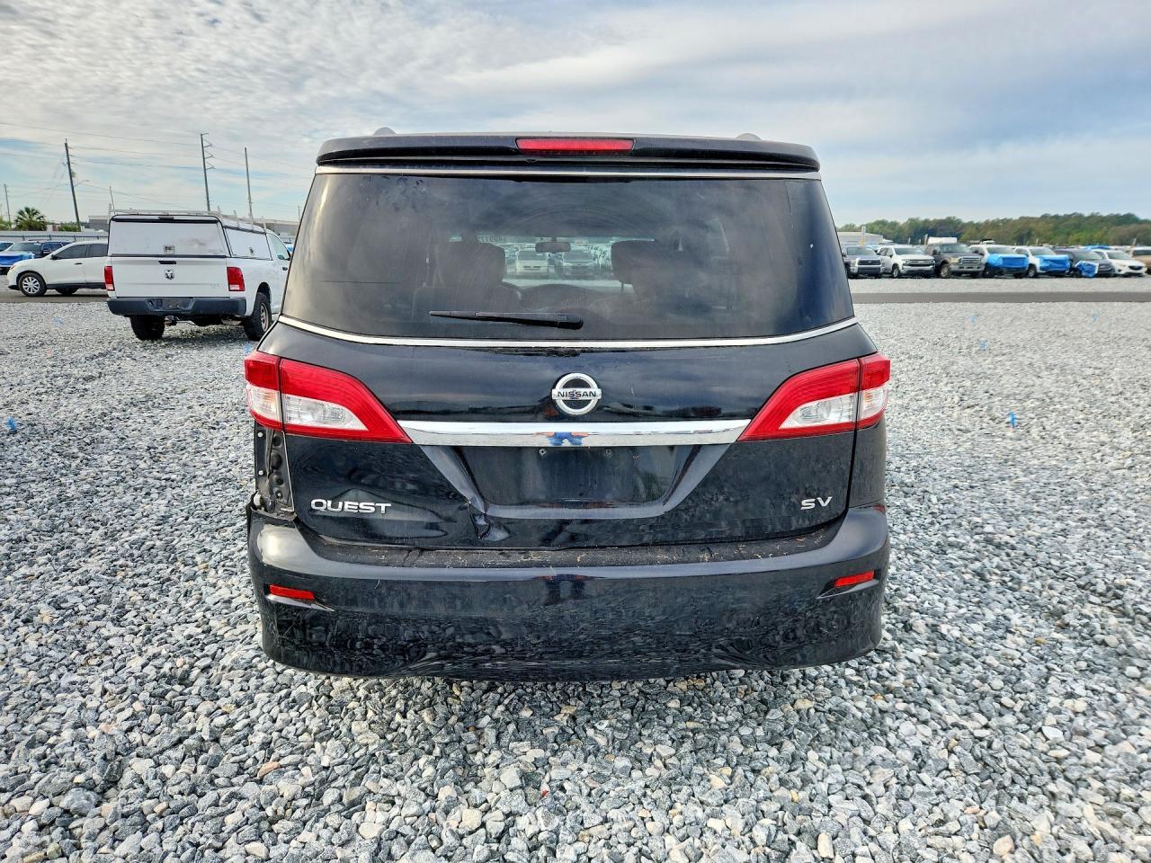 2017 NISSAN Quest