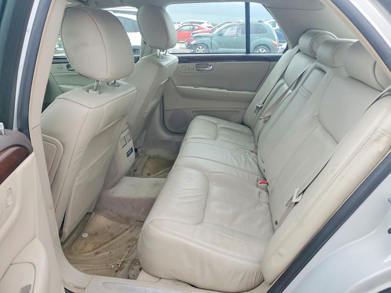2010 CADILLAC DTS