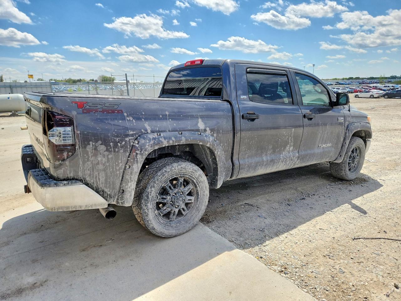 2016 TOYOTA TUNDRA