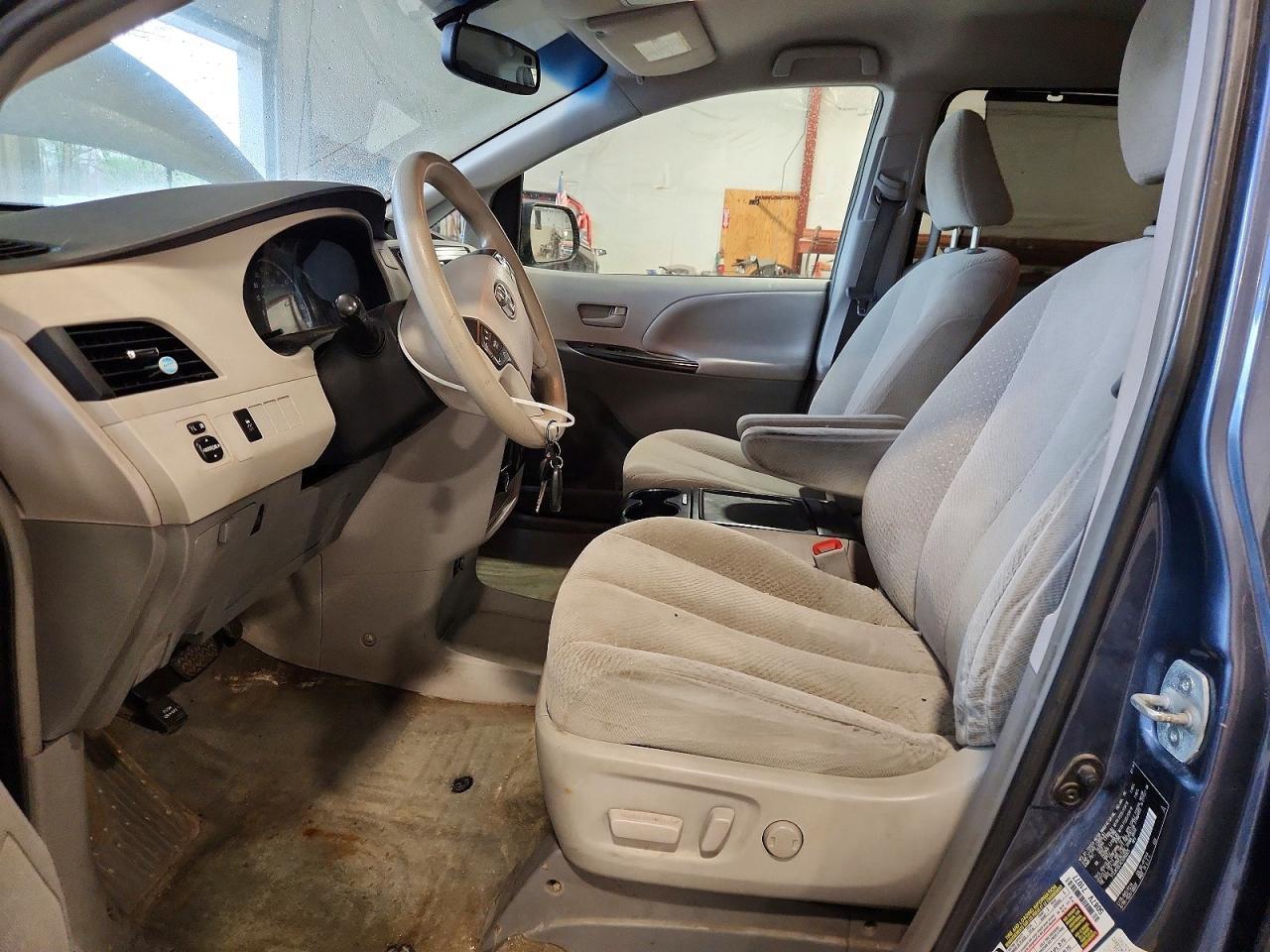 2014 TOYOTA SIENNA