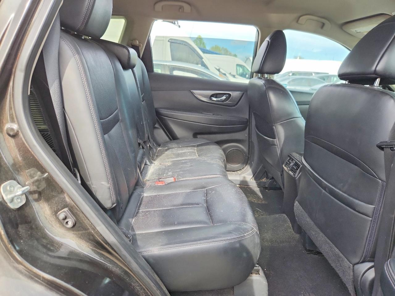 2015 NISSAN ROGUE