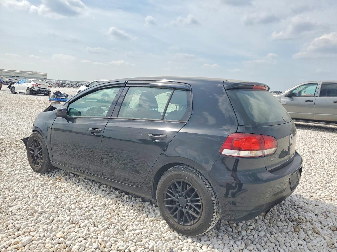 2014 VOLKSWAGEN GOLF