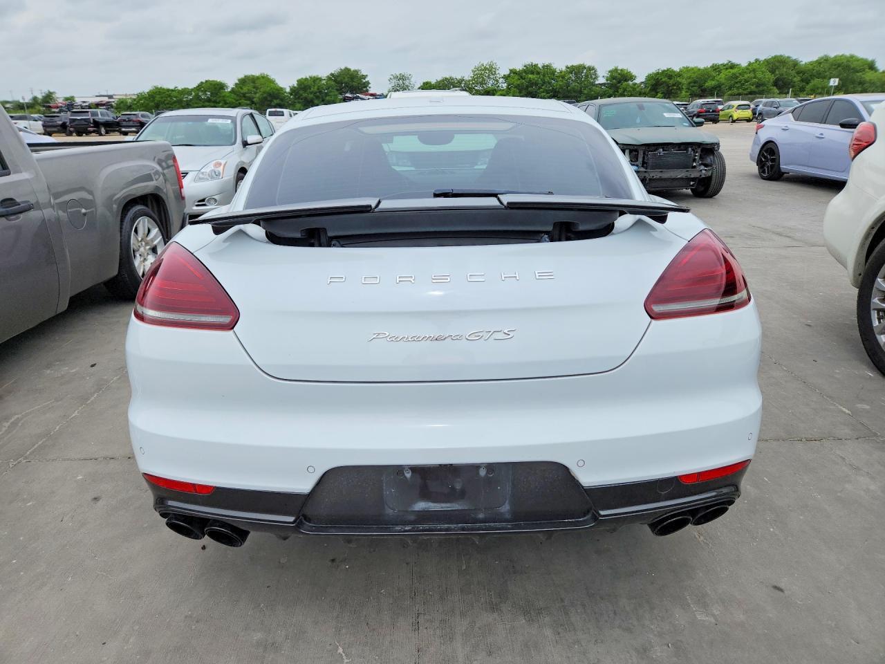 2016 PORSCHE Panamera