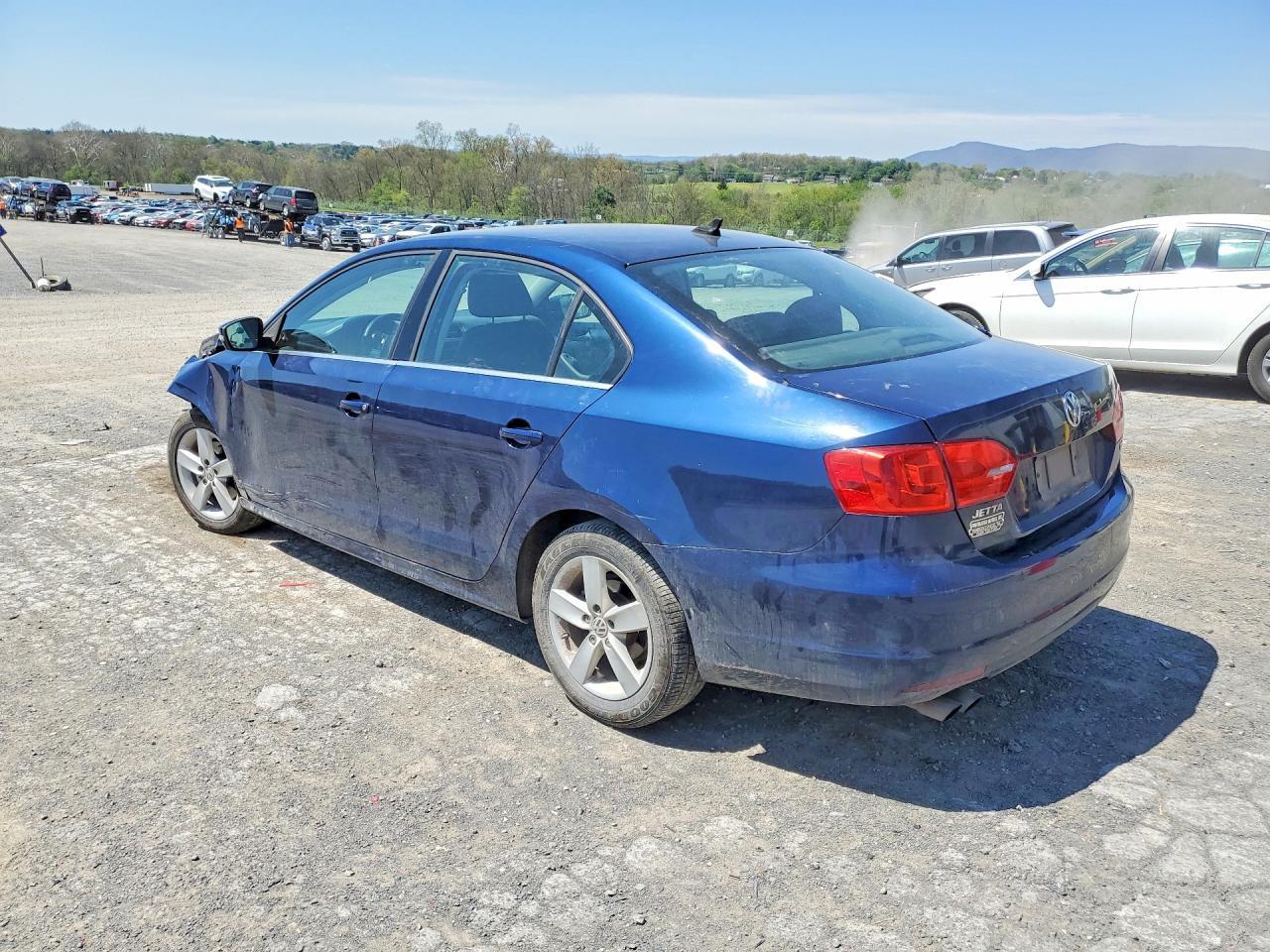 2013 VOLKSWAGEN JETTA