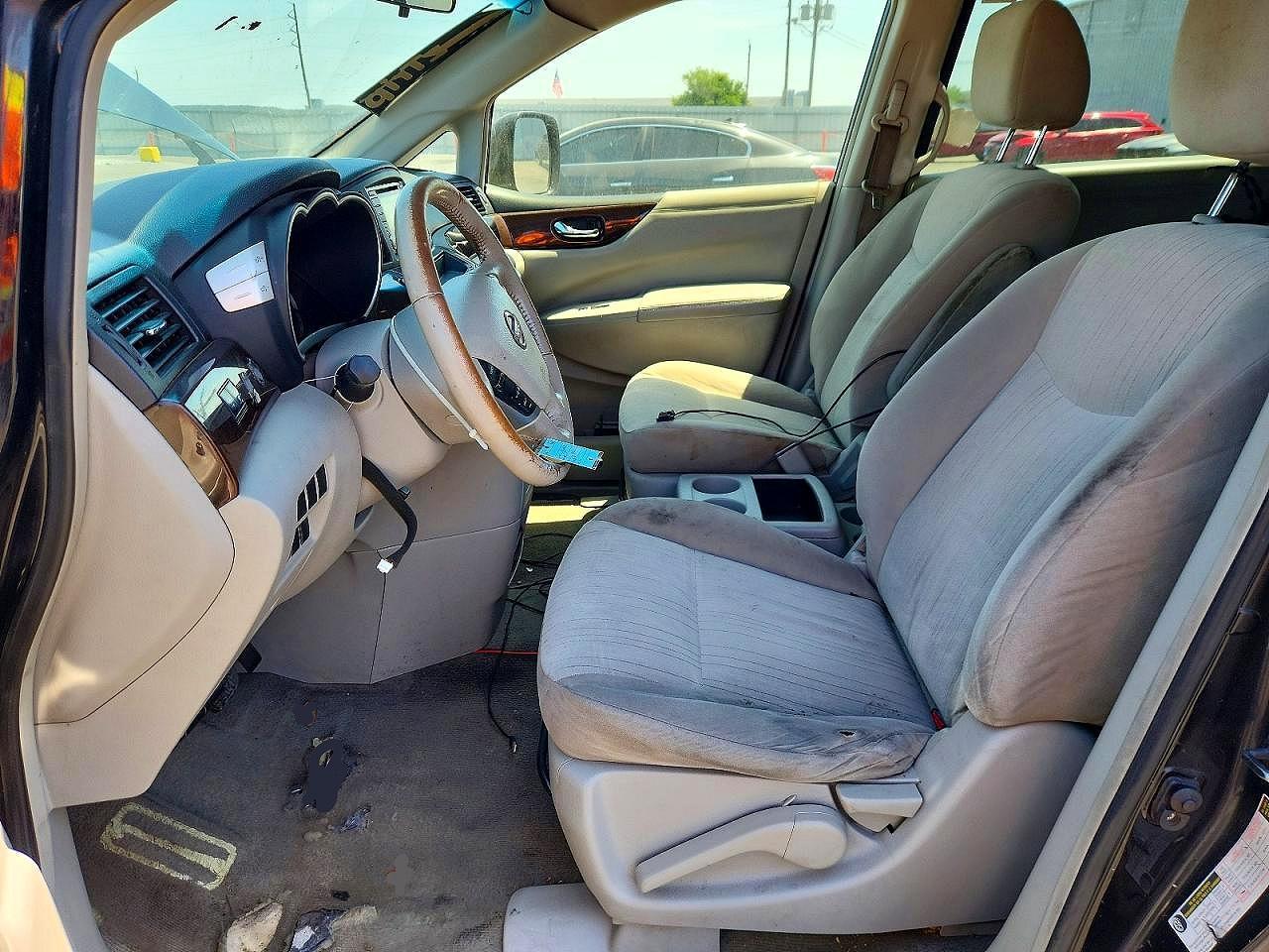 2017 NISSAN Quest
