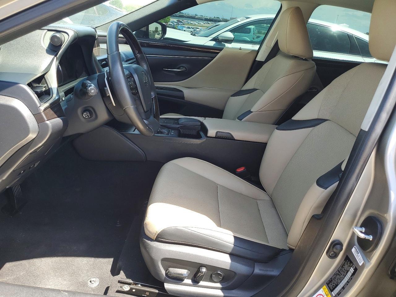 2019 LEXUS ES 300H