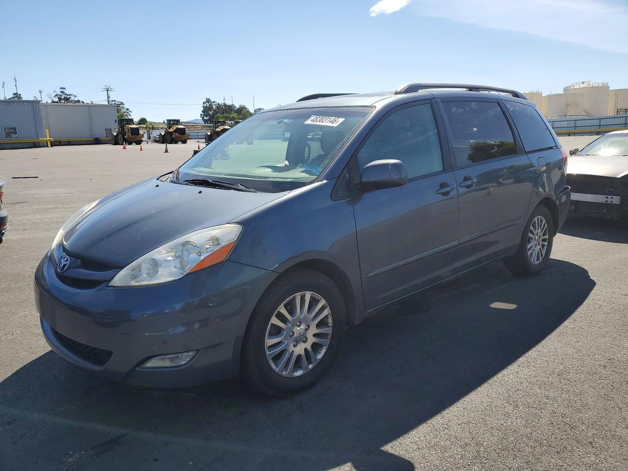 2010 TOYOTA SIENNA