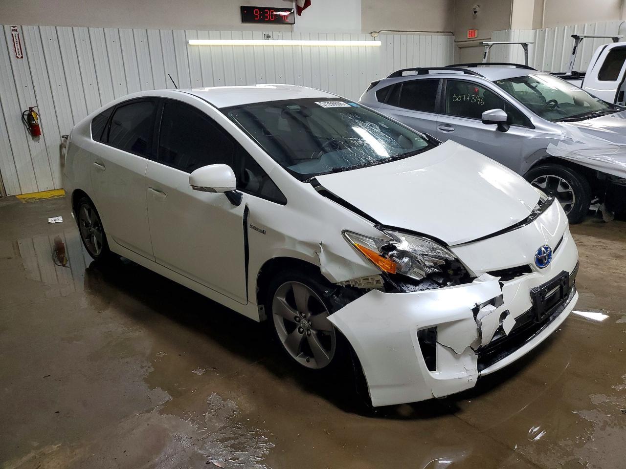 2015 TOYOTA PRIUS