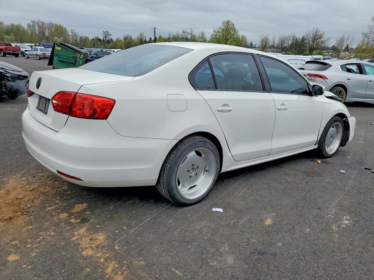 2011 VOLKSWAGEN JETTA