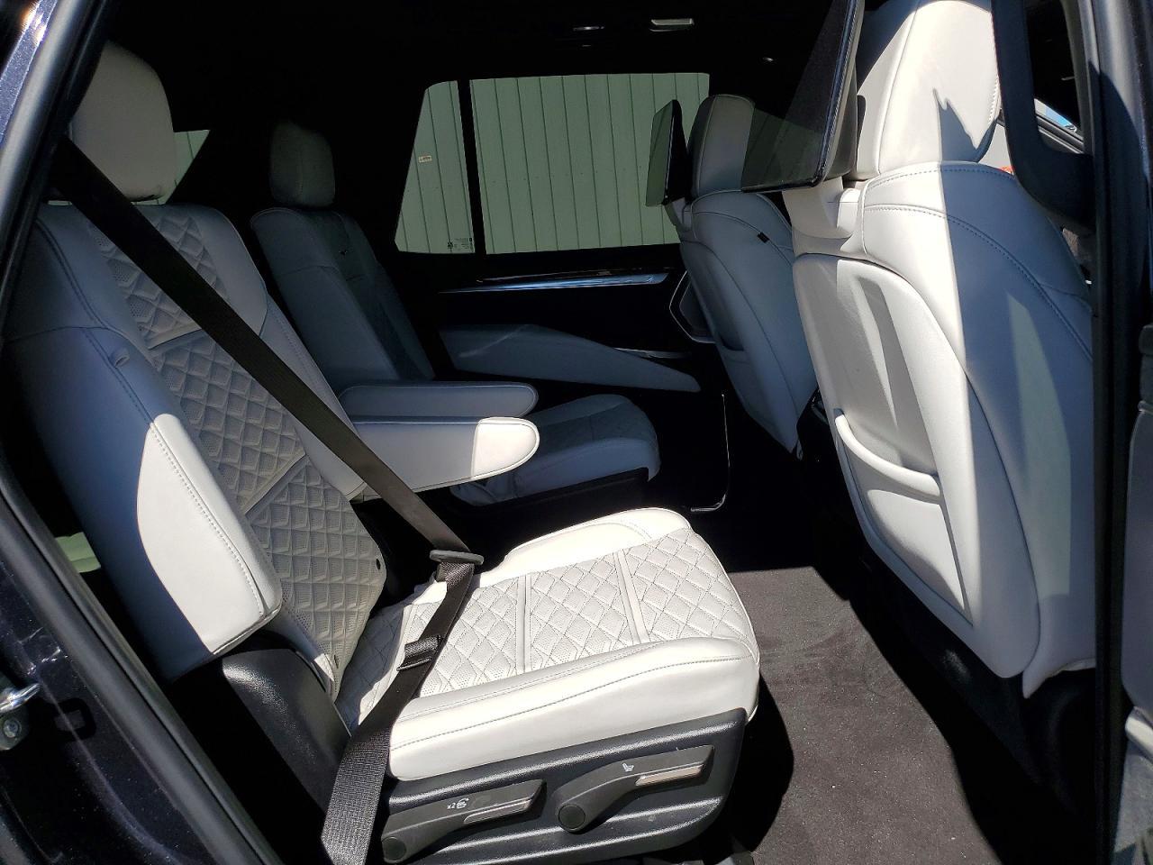 2025 CADILLAC ESCALADE
