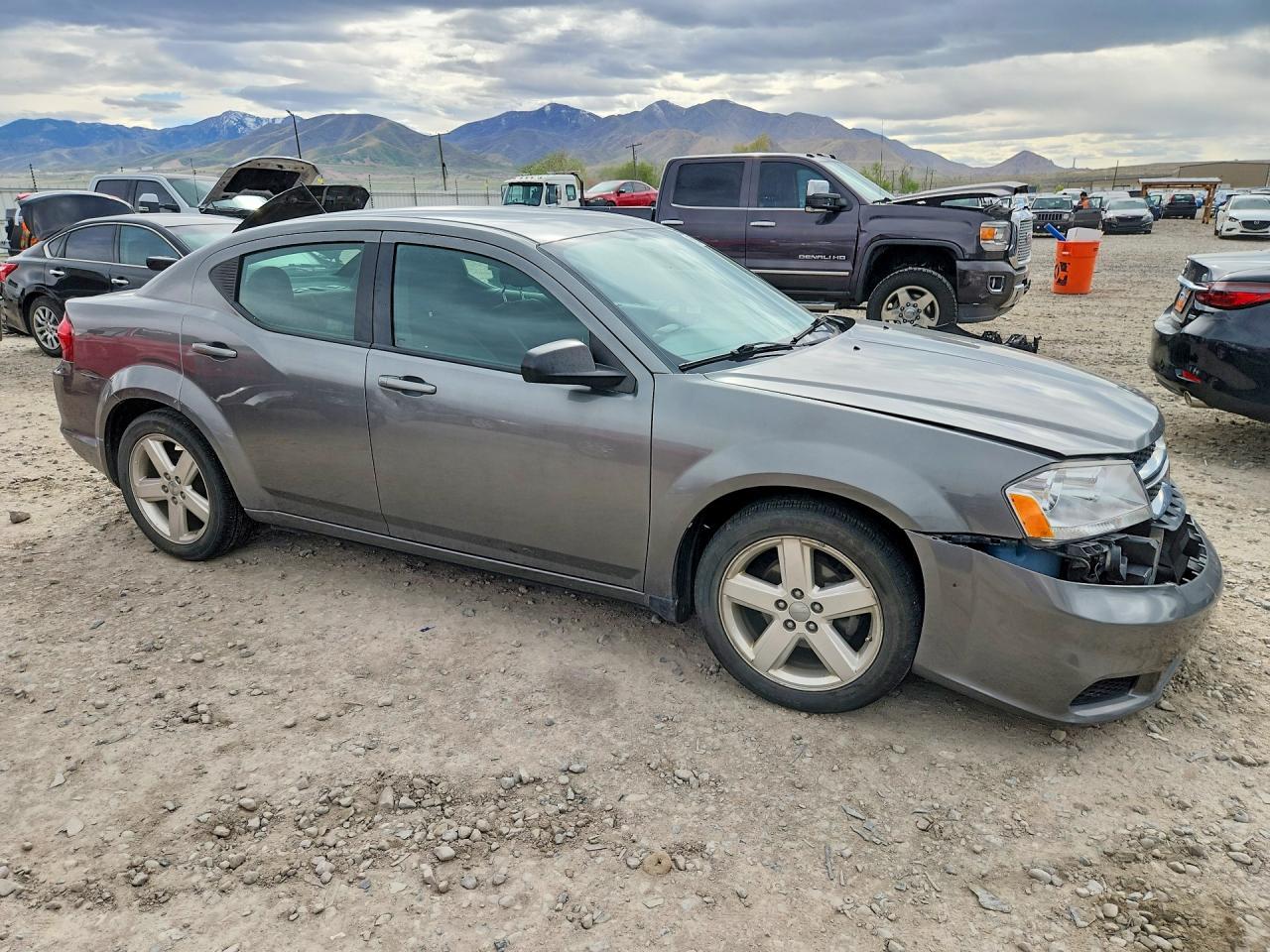 2013 DODGE Avenger