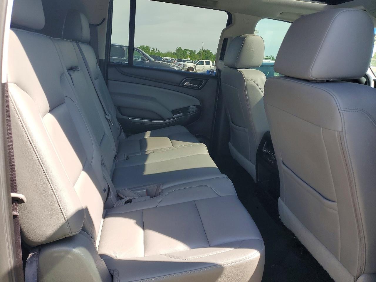 2017 CHEVROLET Suburban