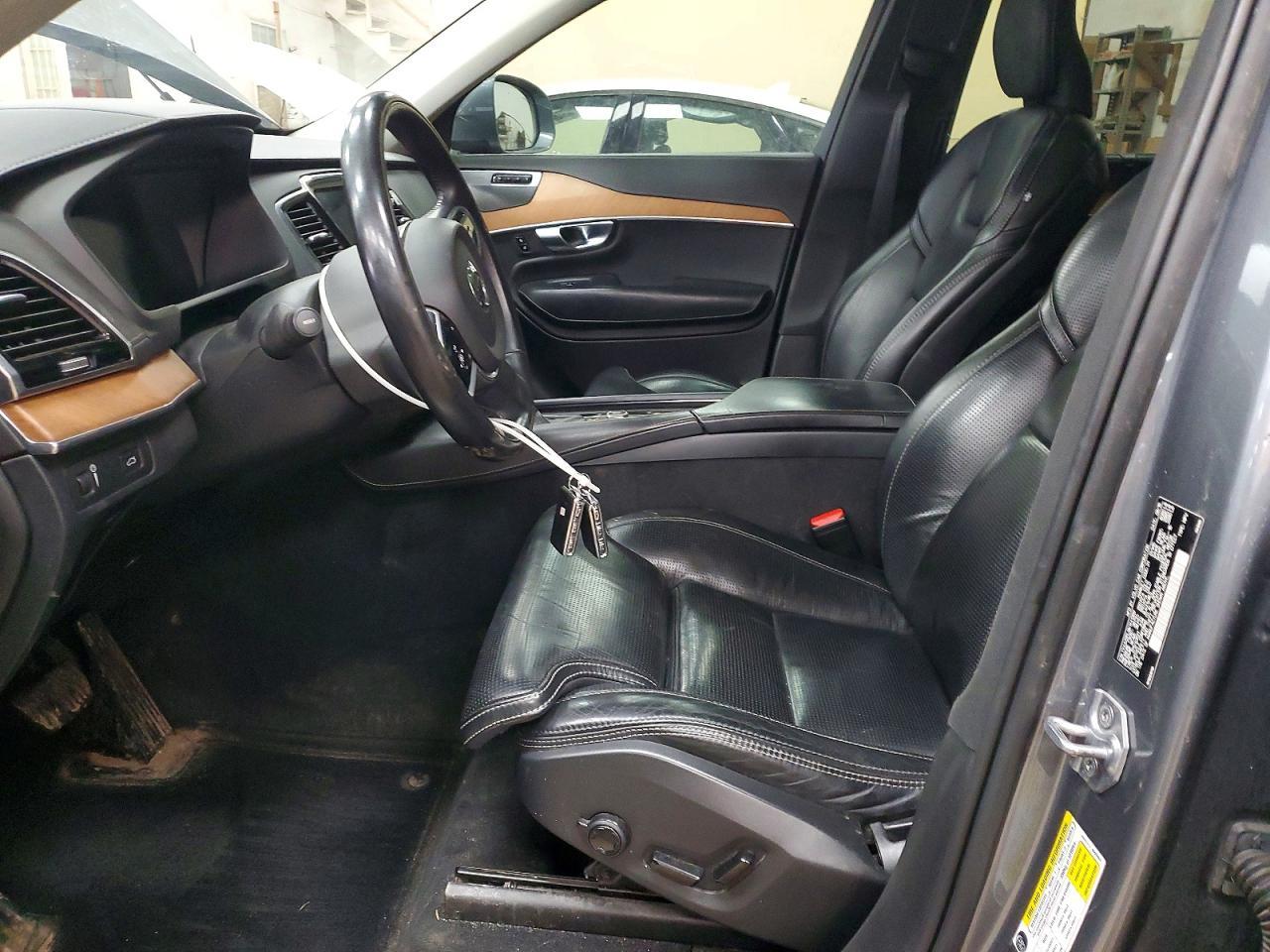 2019 VOLVO XC90