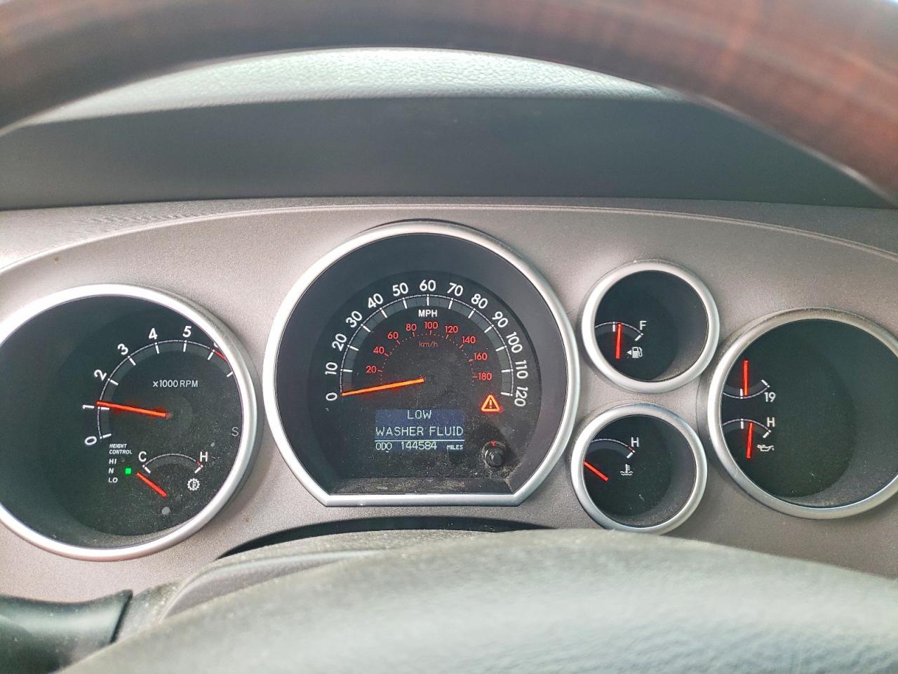 2011 TOYOTA Sequoia
