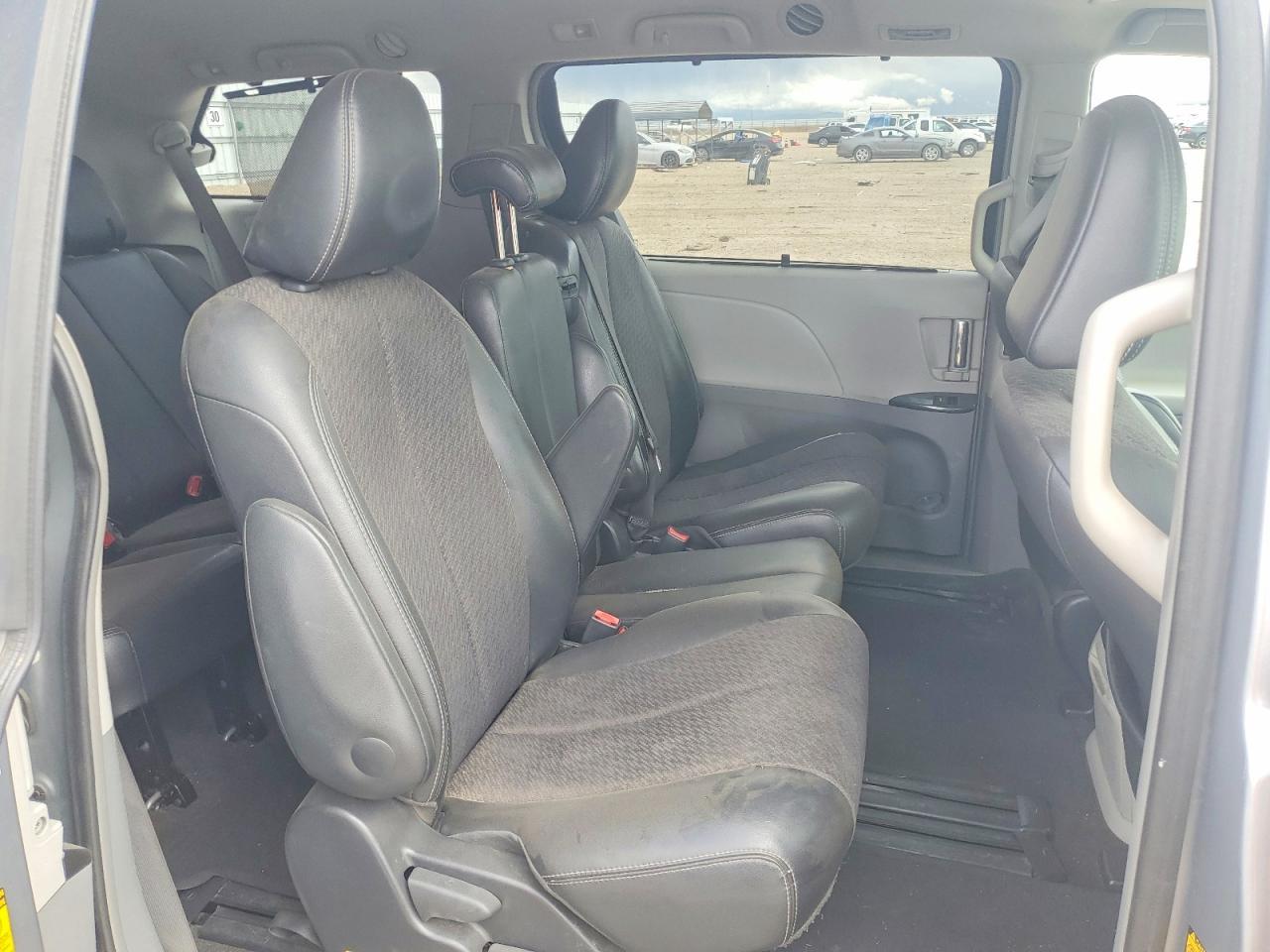 2013 TOYOTA SIENNA