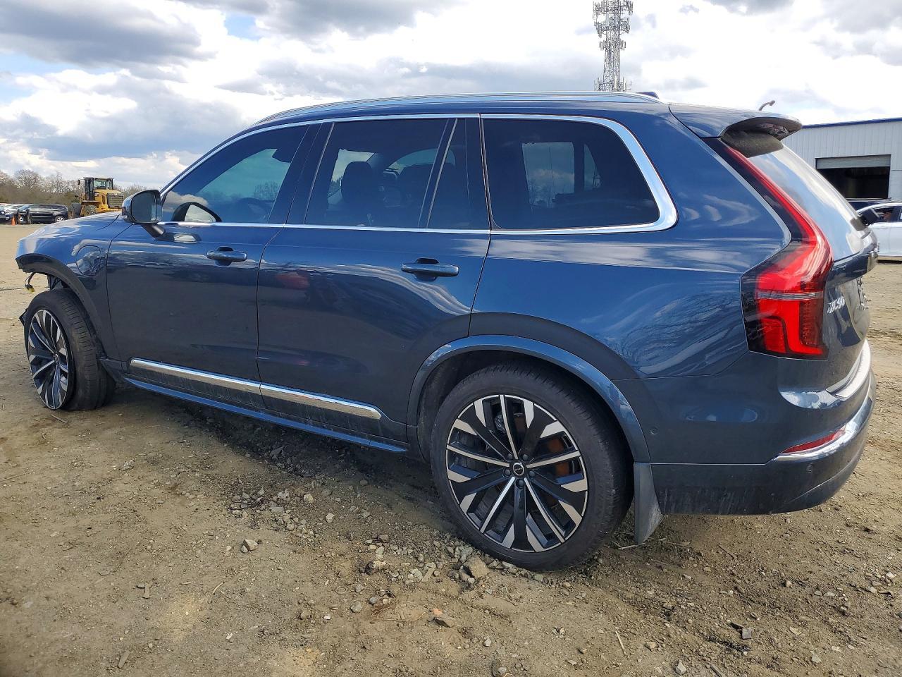 2025 VOLVO XC90