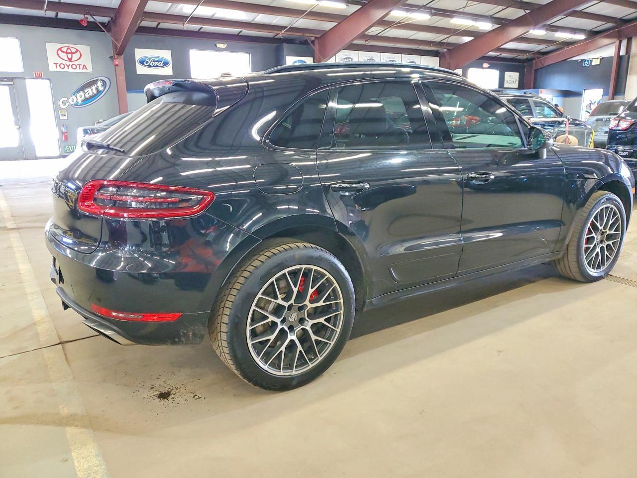 2018 PORSCHE Macan