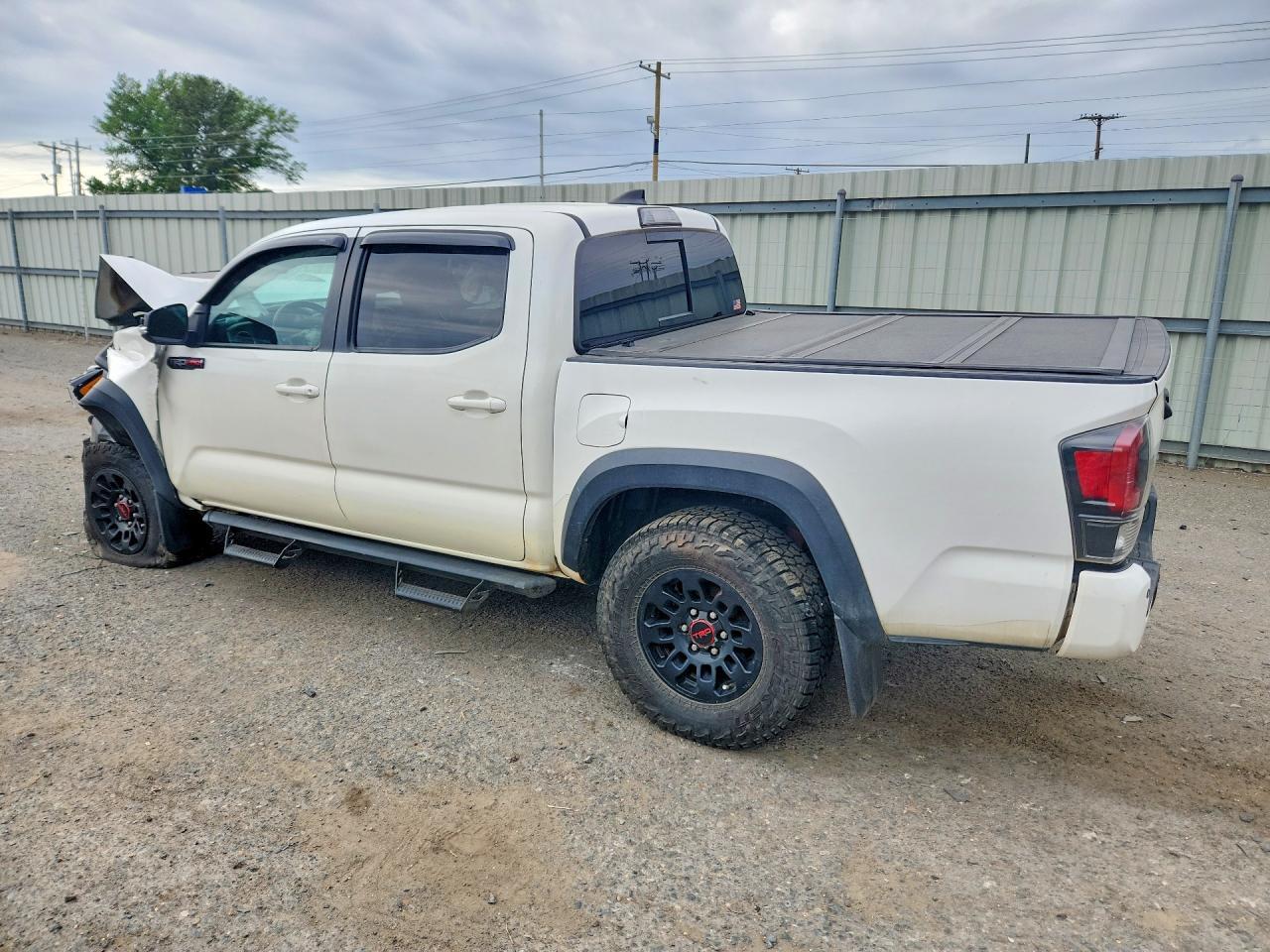 2017 TOYOTA TACOMA
