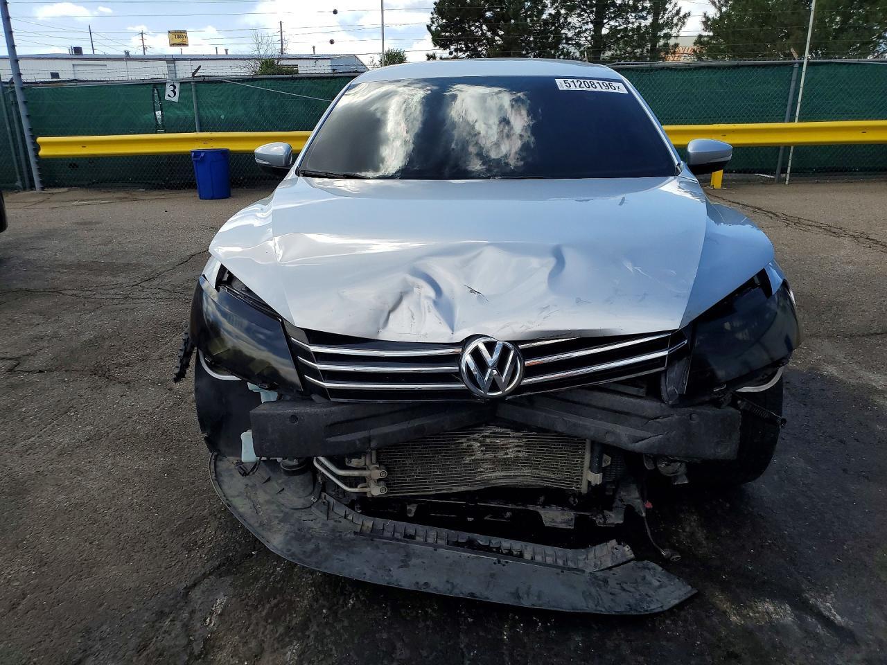 2015 VOLKSWAGEN Passat