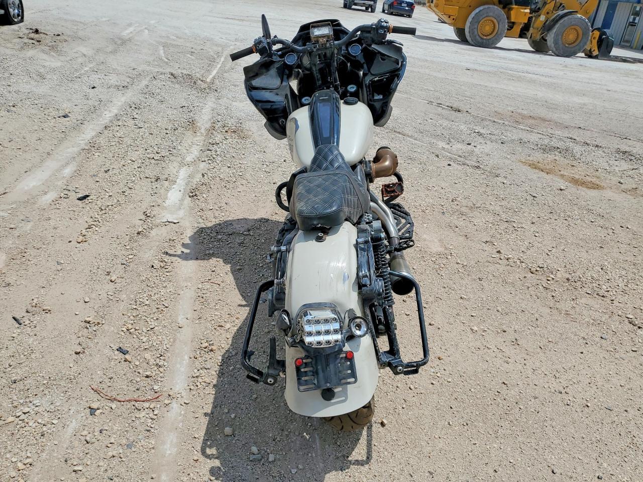 2023 HARLEY-DAVIDSON Fltrxst