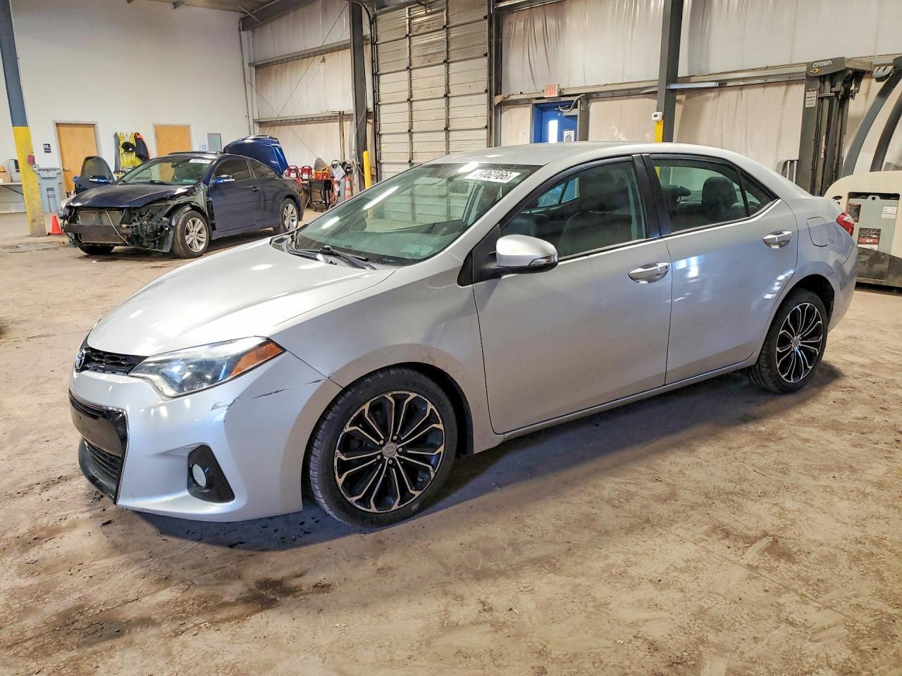 2016 TOYOTA COROLLA