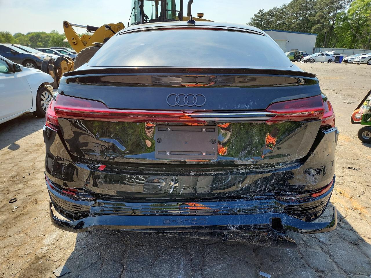 2024 AUDI Q8
