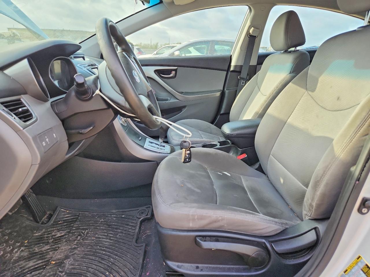 2012 HYUNDAI ELANTRA