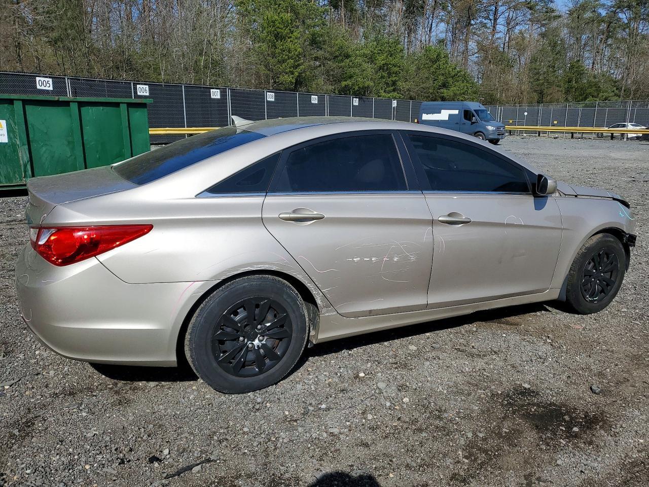 2011 HYUNDAI SONATA
