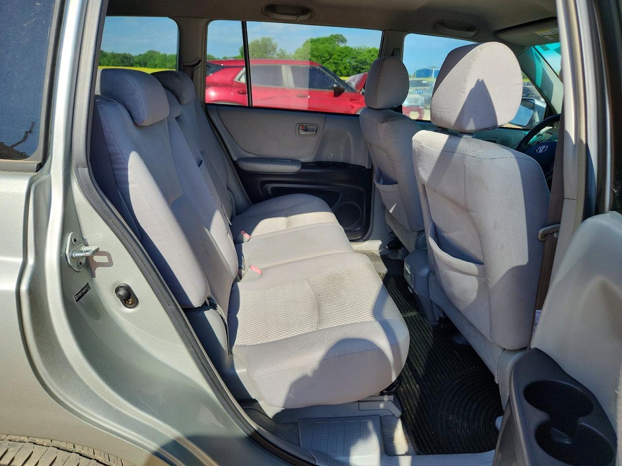 2004 TOYOTA HIGHLANDER