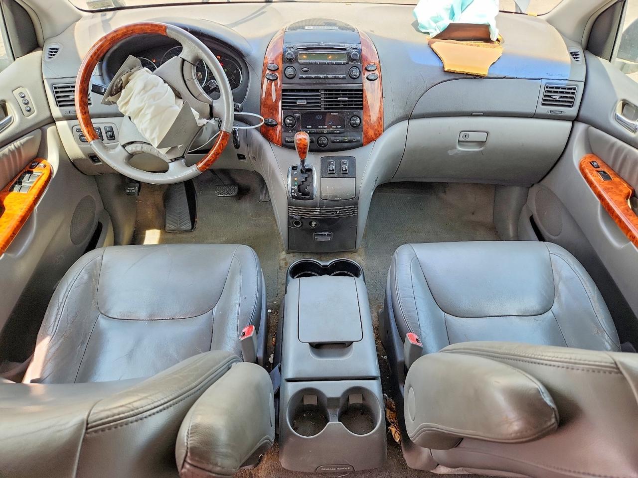 2006 TOYOTA SIENNA