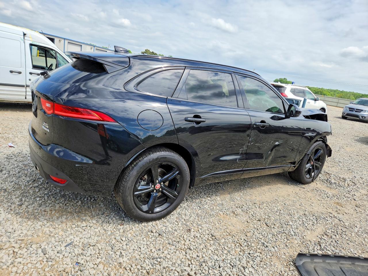 2019 JAGUAR F-Pace