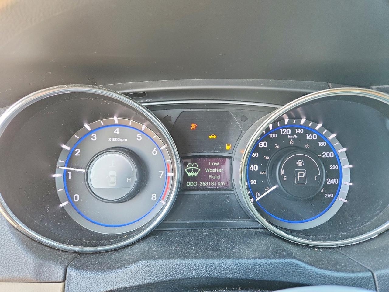 2011 HYUNDAI SONATA