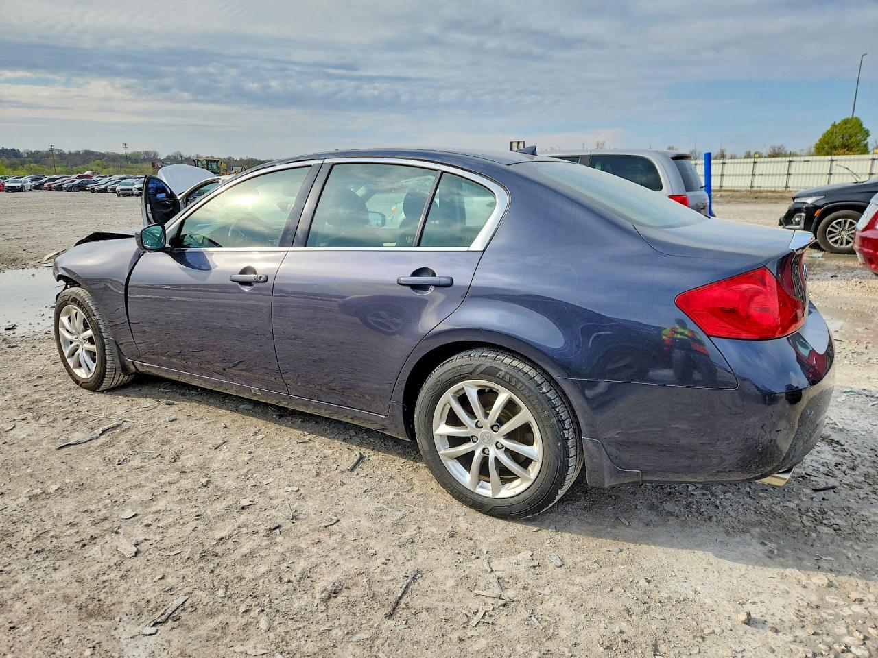 2009 INFINITI G37