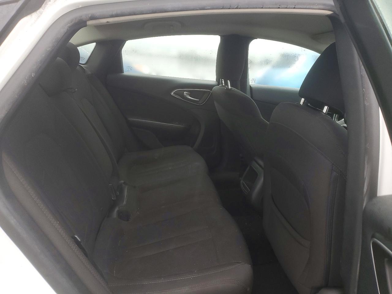 2016 CHRYSLER 200