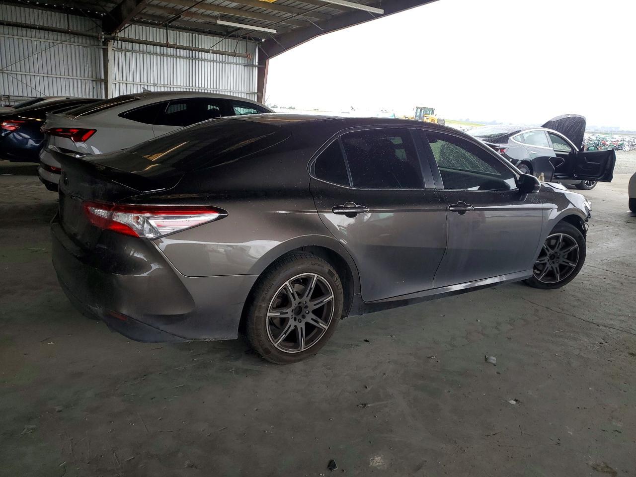 2018 TOYOTA CAMRY