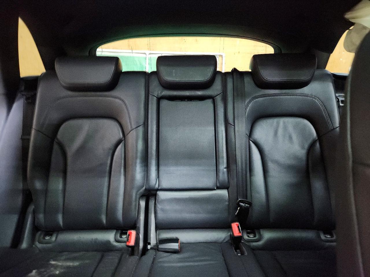 2010 AUDI Q5