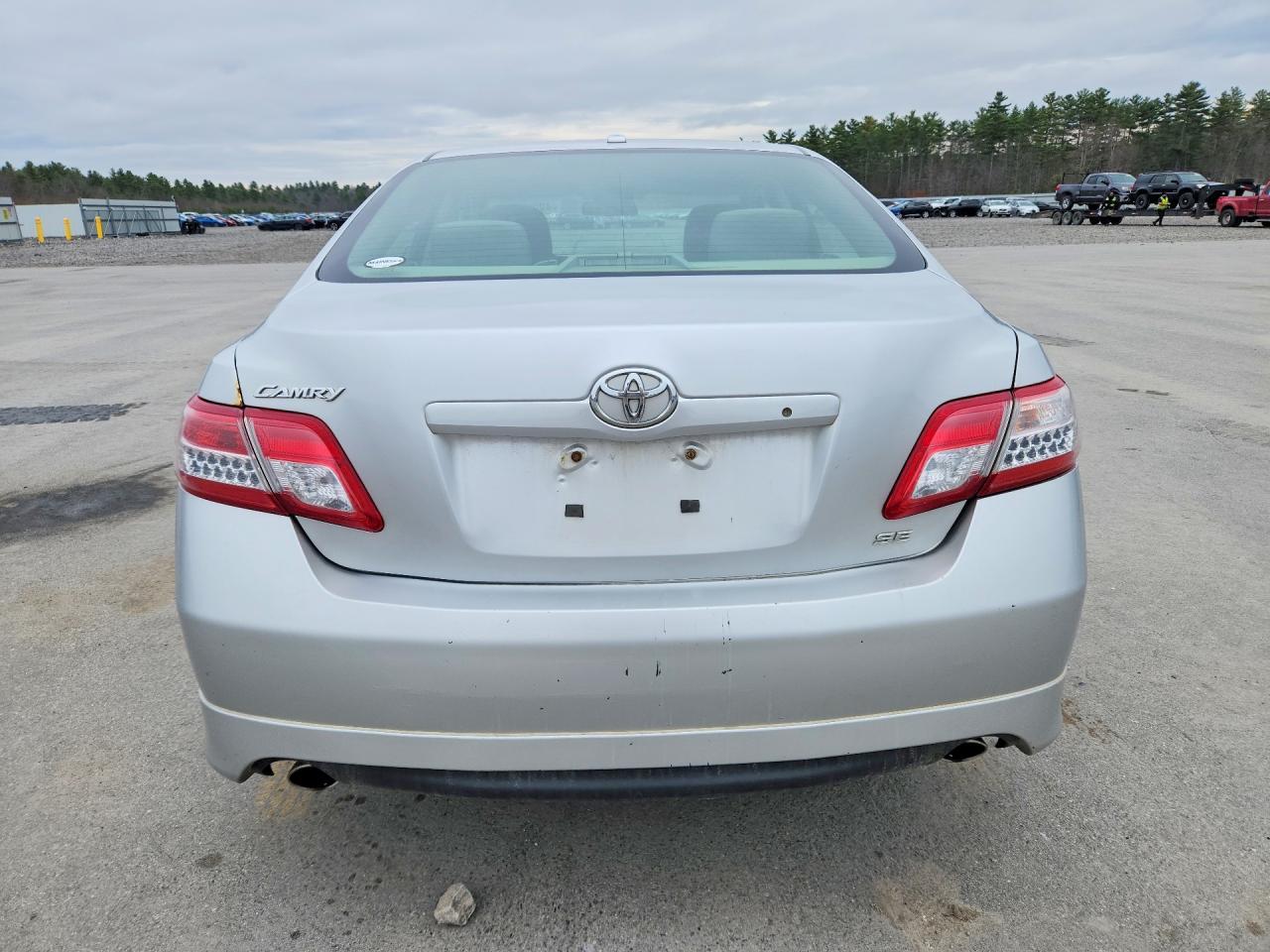 2011 TOYOTA CAMRY