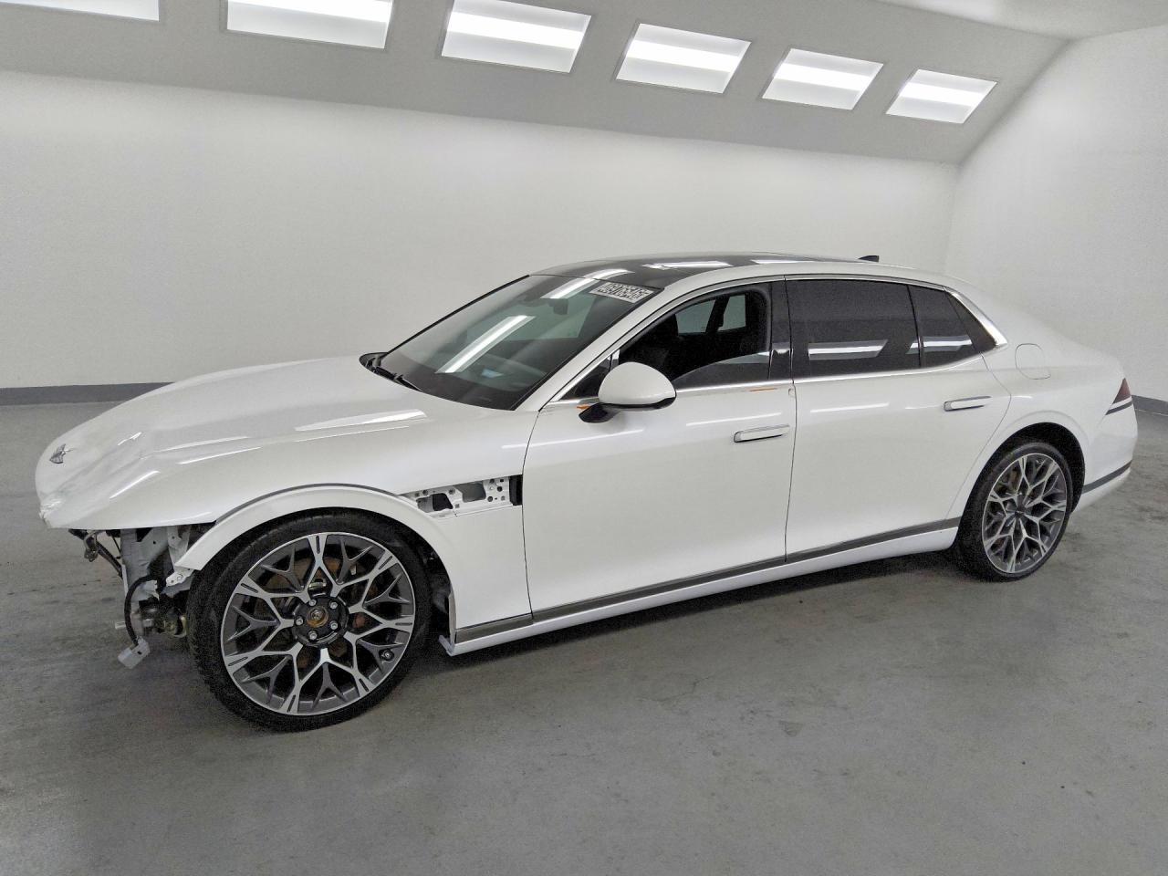 2025 GENESIS G90