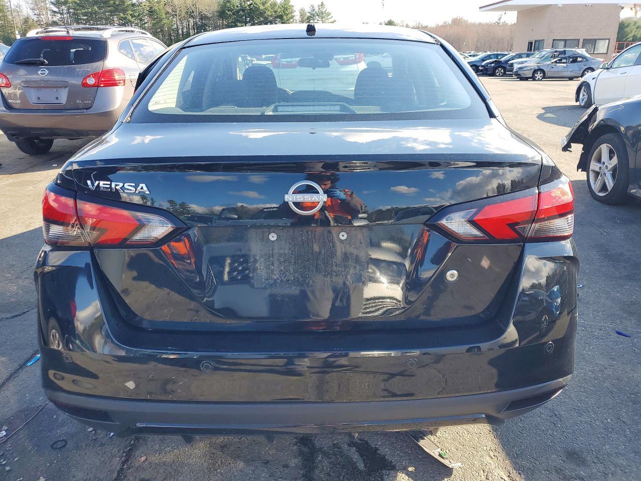 2024 NISSAN VERSA